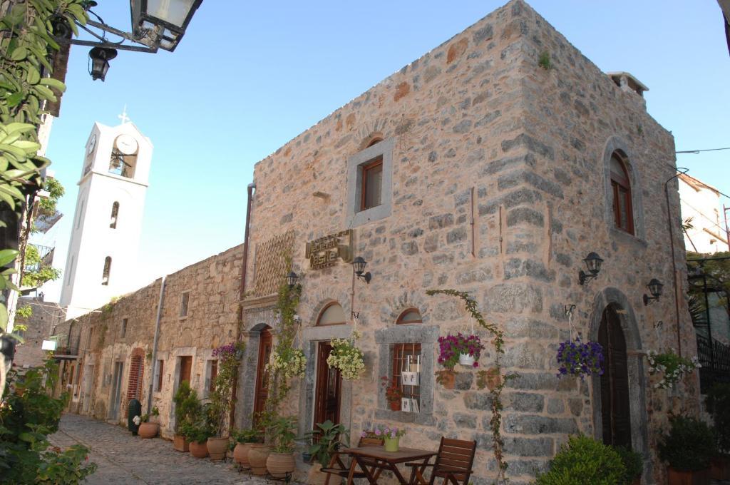 Medieval Castle Mesta Екстер'єр фото